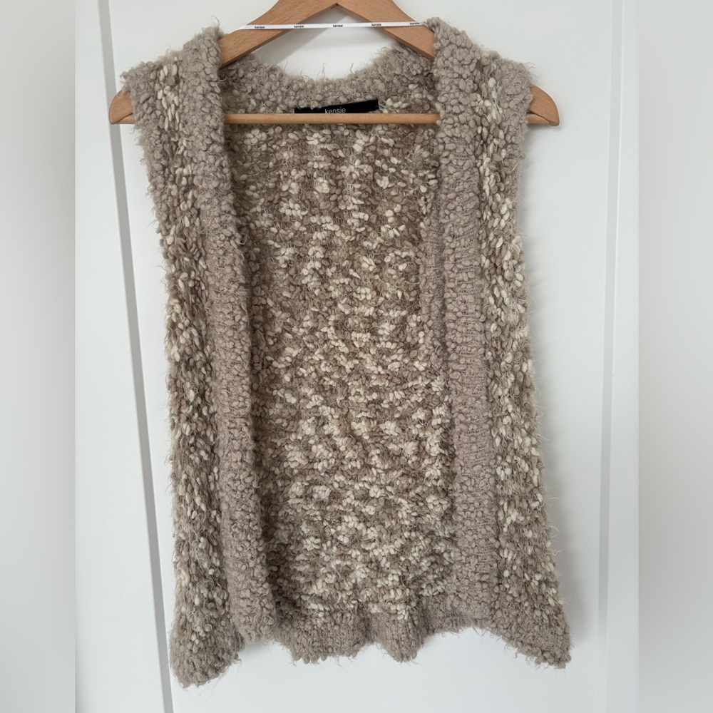 Kensie Cream & Beige Knit Vest